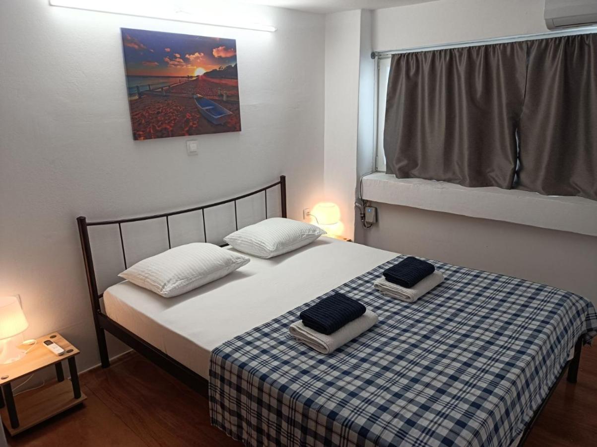 Apartment Dipla Athens Exterior photo
